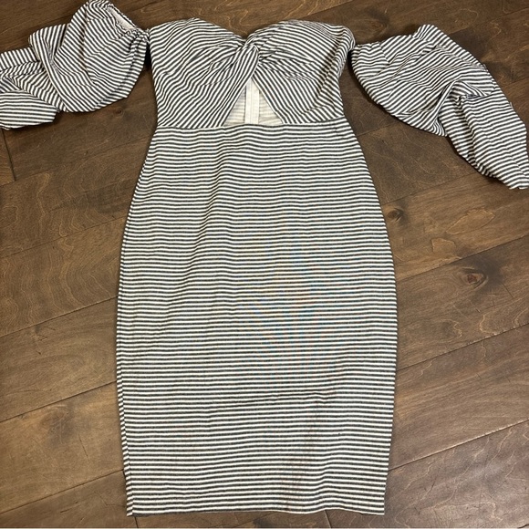 Chic Striped Long Sleeve Dress - Picture 1 of 6